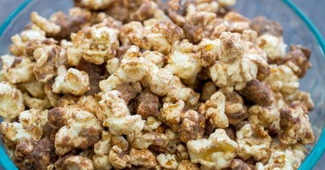 Cinnamon Churro Popcorn – 12 Tomatoes Praline Popcorn, Holiday Popcorn Recipes, Churro Popcorn, Popcorn Dessert, Popcorn Popping, Holiday Popcorn, Savory Popcorn, Popcorn Flavors, Winter Holiday Recipes