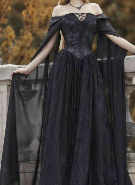 Gaun Abad Pertengahan, Neo Victorian, Chique Outfits, Victorian Goth, Fantasy Dresses, Royal Dresses, Fantasy Gowns, Medieval Dress, Fairytale Dress