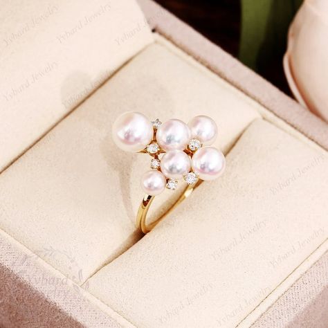 20 Pearl Engagement Rings: The Complete Guide 2023 | R & R Minimalist Wedding Band, Pearl Engagement Ring, Jewelry Details, Promise Ring Gift, Ring Minimalist, Akoya Pearls, Diamond Cluster Ring, Diamond Color, Pearl Size