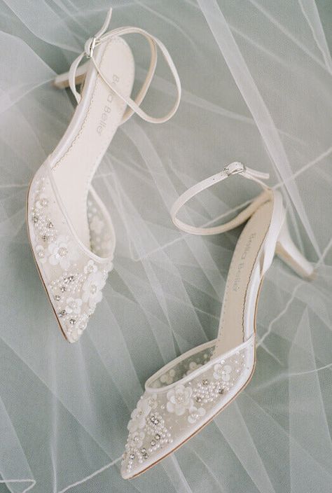 The Best Outdoor Wedding Shoes for Summer Weddings Vintage Wedding Heels, Wedding Shoes Bride Flats, Wedding Kitten Heels, Flat Wedding Shoes For Bride, Wedding Shoes Kitten Heel, Wedding Heels For Bride, Classic Wedding Shoes, Wedding Day Shoes, Outdoor Wedding Shoes