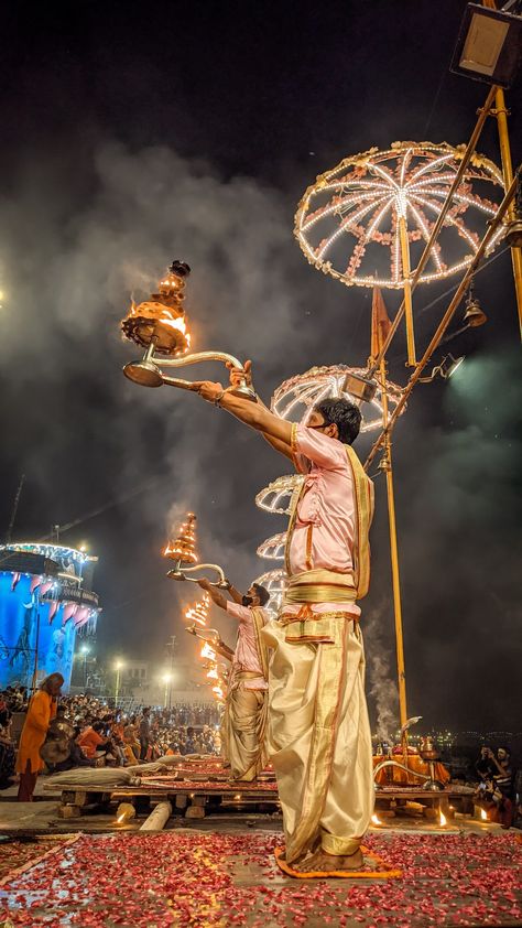 Maharashtrian Aesthetic, Banaras Photography, Banaras Aesthetic, Varanasi Photography Beautiful, Varanasi Photography, Ganga Ghat, Ganga Aarti, Wedding Entry, H Letter Images