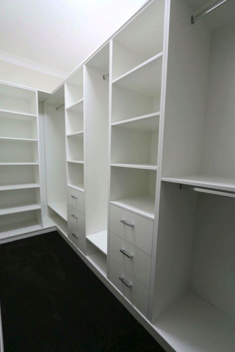 walk in closet 6x10 - Yahoo Image Search Results Built In Robe Layout, Main Bedroom Cupboard Ideas, Small Walk In Robe Layout, Walk In Robe Small, Built In Robe Ideas, Small Walk In Robe Ideas, Long Walk In Closet Ideas, Walk In Cupboard Ideas, Walk In Robes Ideas Layout