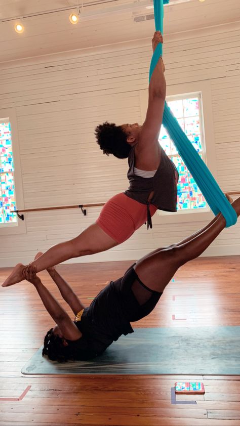 Aerial Partner Poses, Trapeze Yoga, Aerial Poses, Yoga Content, Flying Yoga, Yoga Trapeze, Air Yoga, Aerial Yoga Hammock, Aerial Yoga Poses