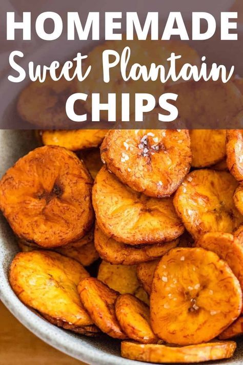 These Sweet Plantain Chips are made by thinly slicing ripe plantains and frying them lightly in oil. They are crispy, salty and delicious! Plantain Chips Recipe, Baked Plantain Chips, Baked Plantains, Banane Plantain, Plantain Recipes, Healthy Snacks To Buy, Plantain Chips, Chips Recipe, My Recipes