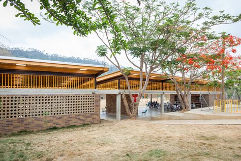 Gallery of School and Daycare Projects for Different Climates - 15 Rural School Design, Daycare Design Ideas, Daycare Projects, Sustainable Schools, School Building Design, Rural Architecture, Roof Beam, Interior Architecture Drawing, Bamboo Architecture