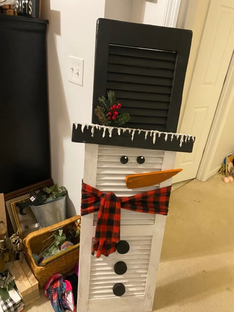 Snowman Shutters, Shutter Crafts, Fall Wood Projects, Shutter Projects, Shutter Decor, 2025 Ideas, Snowman Crafts Diy, Diy Shutters, Diy Furniture Decor