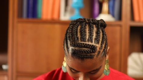 I think I’m going to go ahead and just claim it... this curly crochet hairstyle is THEEEE hairstyle of winter 2019. Crochet Hairstyles With Bangs, Crochet Hair With Bangs, Crochet Curly Hair, Braiding Patterns, 1 Braid, Curly Crochet Hair, Crochet Braid Pattern, Curly Hair Style, Afro Braids