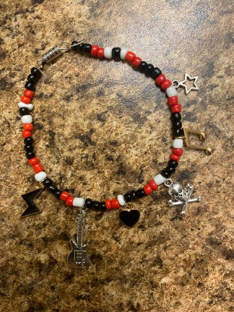 Stranger Things Bracelets Ideas, Spider Man Bracelet Diy, Eddie Munson Bracelet, Stranger Things Beads, Stranger Things Bracelet Ideas, Stranger Things Bracelet, Stranger Things Jewelry, Mens Bracelet Diy, Stranger Things Merch