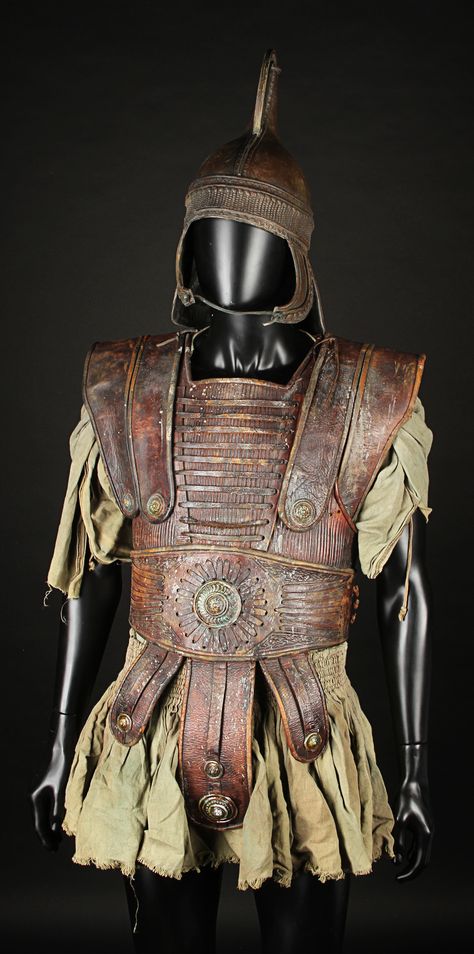 Greek Upper Body Armour And Tunic Achilles Brad Pitt, Greek Armour, Ancient Greek Clothing, Armour Ideas, City Of Troy, Dnd Oc, Greek Soldier, Eric Bana, Body Armour