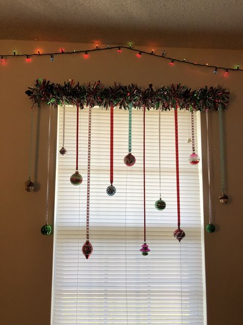 Doorway Christmas Decor Indoor, Christmas Archway Decor Indoor Diy, Store Christmas Decorations, Christmas Window Decoration, Dollar Store Christmas Decorations, Christmas Lights Garland, Christmas Tinsel, Christmas Decor Inspiration, Tinsel Garland