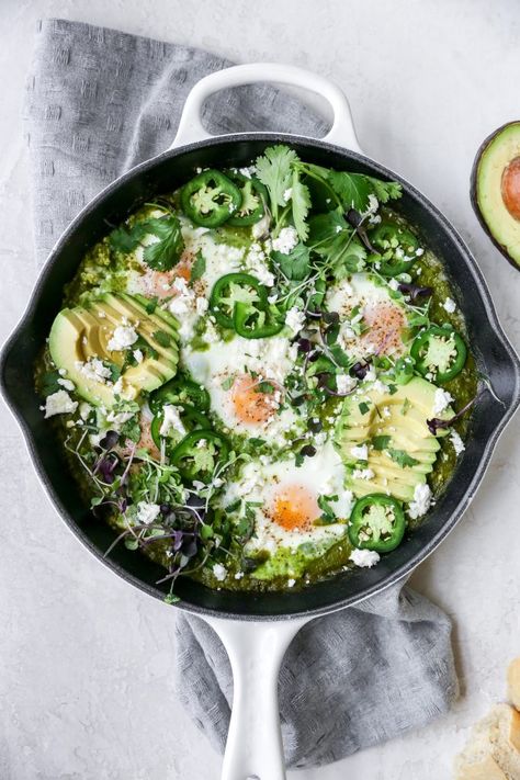 Green Shakshuka With Avocado And Lime, Shakshuka Green, Spicy Breakfast Ideas, Shakshuka With Feta, Green Shakshuka, Breakfast Ideas Healthy, Hello Friday, Spinach And Cheese, Healthy Dishes