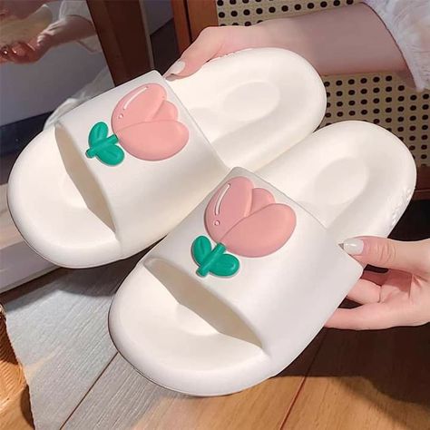 Home Slippers Women, Cute Shoes Heels, Shoes Outfit Fashion, Cute Slippers, Fashion Top Outfits, Home Slippers, Slides Women, Beach Flip Flops, Girly Shoes