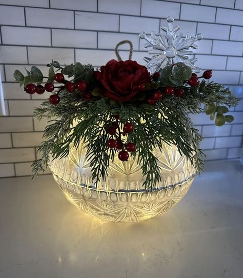 Christmas Crafts Diy Decoration, Christmas Centerpieces Diy, Dollar Tree Christmas, Front Porch Christmas Decor Ideas, Christmas Themes Decorations, Porch Christmas Decor Ideas, Front Porch Christmas, Porch Christmas Decor, Christmas Decor Ideas Diy