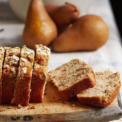 Triple-Spiced Pear Bread: Oats, walnuts and nuggets of chopped pear give this loaf a toothsome heartiness, while buttermilk keeps it moist and tender. Recipe: http://www.midwestliving.com/recipe/triple-spiced-pear-bread/ Pear Loaf, Recipe With Buttermilk, Sweet Quick Bread, Pear Recipe, Pear Cobbler, Savoury Bread, Pear Bread, Pear Pie, Bread Loaves