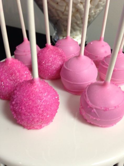 Barbie Birthday Party Desserts, Pink Barbie Treats, Pink Theam Party, Pink Graduation Treats, Pink Bday Party Ideas Food, Pretty N Pink Birthday Party, Pink Birthday Party Theme Ideas, Cute Pink Party Ideas, Barbie Birthday Party Snacks