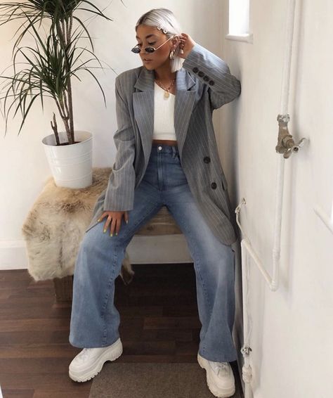 Grey Suit Jacket Women, Grey Pinstripe Blazer Outfit, Grey Striped Blazer Outfit, Blazer Grigio Outfit, Striped Jacket Outfit, Pinstripe Blazer Outfit, Short Coat Outfit, Striped Blazer Outfit, Shein Jacket