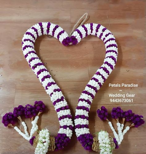 Rose Malai, Madras City, Cloth Garland, Purple Garland, Cradle Decoration, Flower Garland Diy, Flower Jewellery For Mehndi, Indian Wedding Garland, Tanjore Art