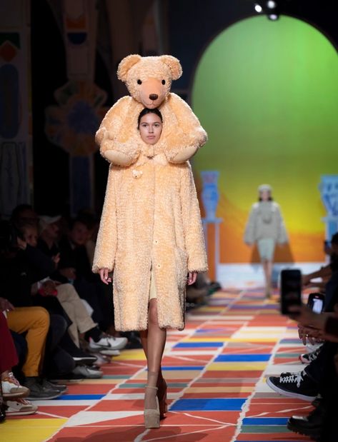 Models have a wild time on the catwalk dressed up as safari animals Teddy Bear Fashion, Bear Fashion, Catwalk Dress, Safari Trip, Wild Outfits, Teddy Bear Toys, International Festival, Project Runway, Runway Dresses