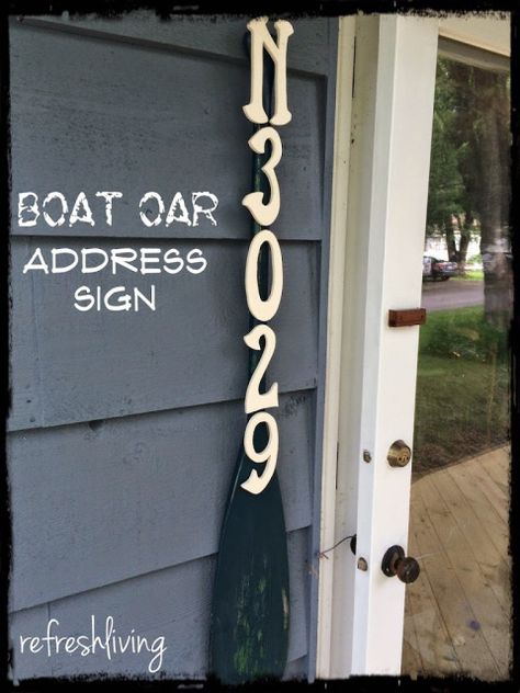 Lake House Boat Oar Address - use an old boat oar and wooden letters to create a unique address sign Boat Oars, Deco Marine, Cottage Lake, Lake Decor, Chaise Metal, Lake Living, Lake Cottage, Lake Cabins, Small Cottage