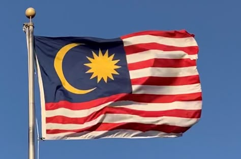 From Wikiwand: Bendera Malaysia Bendera Malaysia Aesthetic, Flag Of Malaysia, Phone Backgrounds Vintage, Malaysia Flag, Map Drawing, Backgrounds Vintage, Anime Photo Profile Dark, Powerpoint Design Templates, Putrajaya