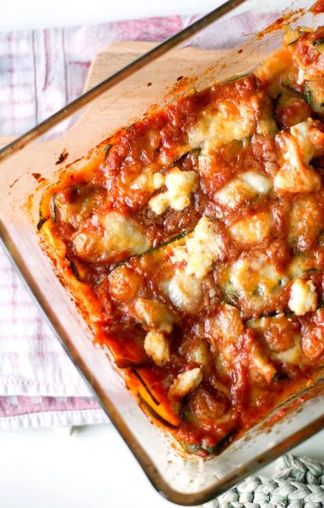 Zucchini Parmigiana, Dinner Tonight Healthy, Vegetable Casseroles, Clean Eating Vegetarian Recipes, Clean Eating Vegetarian, Vegetable Casserole, Veggie Delight, Easy Eat, Vegetarian Meal