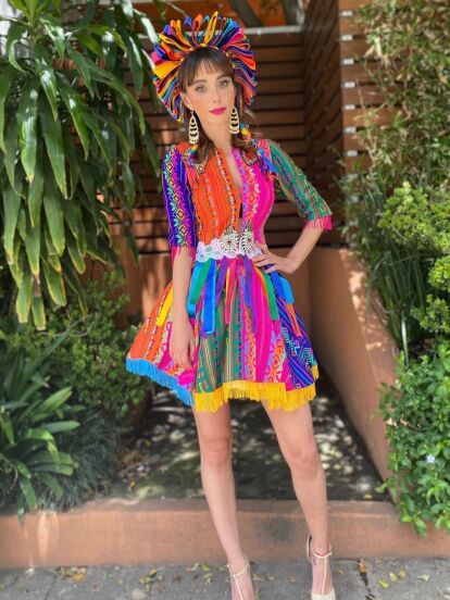 Mexican Fiesta Party Outfit, Outfit Mexicano, Latin Fashion, Color Combos Outfit, Mexican Fashion, Fiesta Outfit, Fancy Dress Outfits, City Outfits, Beautiful Costumes