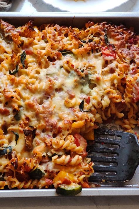 Veggie Pasta Bake, Baked Pasta Recipe, Pasta Bake Vegetarian, Vegetable Pasta Bake, Dishing Out Health, Baked Pasta Dishes, Vegetarian Bake, Baked Pasta, Baked Pasta Recipes