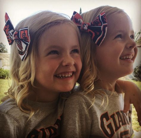 Ella Allan, Allan Twins, Money Girl, Personalized Bow, Cute Simple Outfits, Picture Poses, Favorite Team, Nickelodeon, Simple Outfits