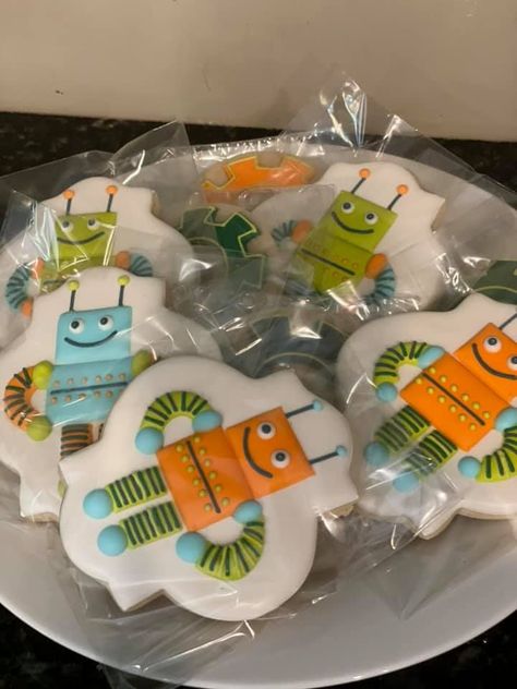 Robot Birthday Party Dessert Cookies Robot Cookies Royal Icing, Robot Birthday Party Food, Robot Cookies Decorated, Robot Cookies, Robot Birthday Party, Dessert Cookies, Robot Party, Birthday Party Desserts, 5 Birthday