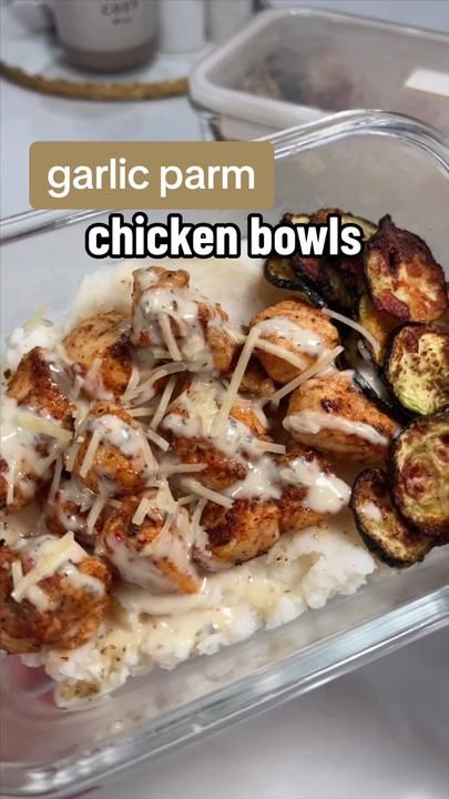 MaKayla | Food + Fitness💪🏼🍕 on TikTok Makayla Food, Garlic Parm Chicken, Parm Chicken, Makayla Thomas, Chicken Bowls, High Protein Meal Prep, Healthy Lunch Meal Prep, Healthy High Protein Meals, Easy Healthy Meal Prep