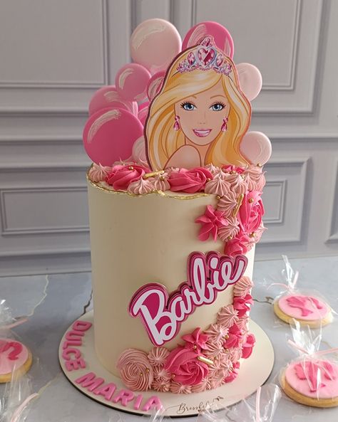 Hi Barbie 🩷✨ Hi Barbie, Cake With Flowers, Barbie Cake, Sweet Cake, Barbie Birthday, Rosa Pink, Sweet Cakes, Birthday Parties, Twins