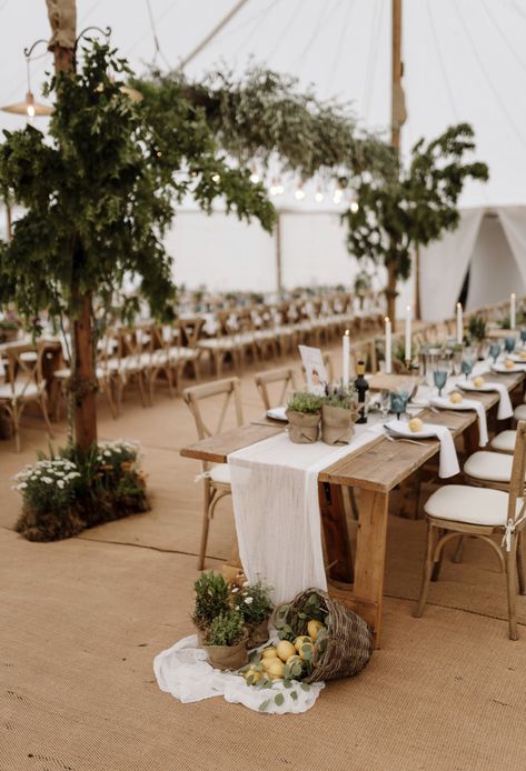 Outdoor Tuscan Wedding, Meditteranean Wedding, House Wedding Decorations, Tuscany Style Wedding, Capricorn Wedding, Madeira Wedding, Dolce Vita Wedding, Tuscan Wedding Theme, Botanical Wedding Decor