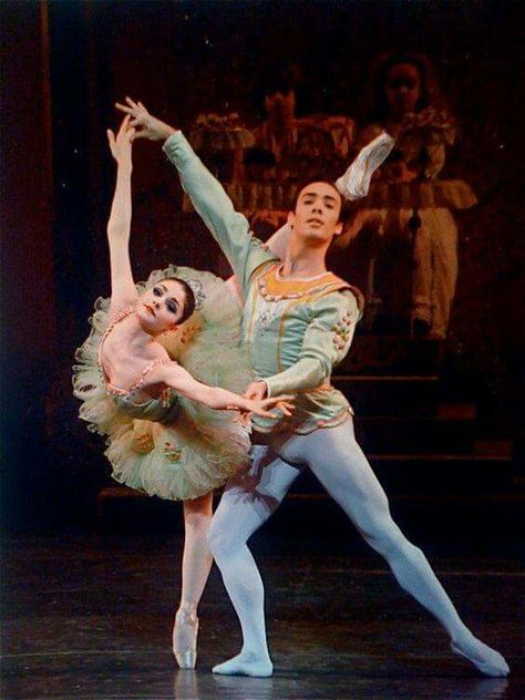 <<Kathryn Elizabet Morgan (American ballet dancer and former soloist with the New York City Ballet) in "The Nutcracker">> Swan Lake Ballet, Ballet Pictures, Alvin Ailey, Ballet Performances, Boris Vallejo, American Ballet Theatre, Misty Copeland, Ballet Theater, Ballet Photos