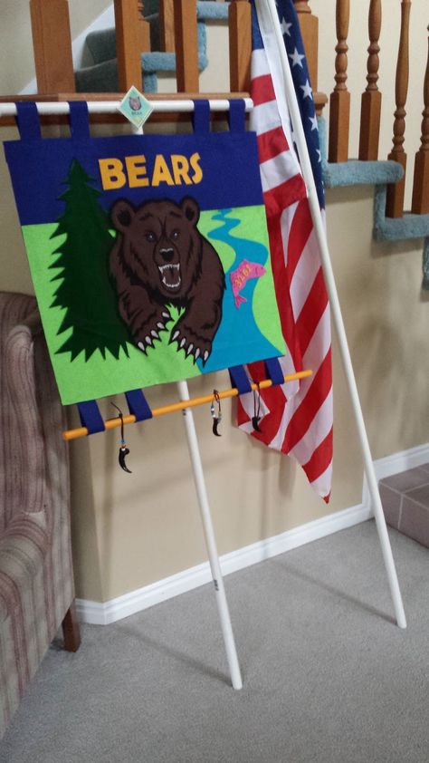 My mom is a cub scout den leader, specifically for the bears.  Awhile back the scouts decided to update their program.  My mom was read... Cub Scout Den Flags, Cub Scouts Bear, Tiger Scouts, Cub Scouts Tiger, Cub Scout Crafts, Wolf Scouts, Bear Scouts, Cub Scout Activities, Bear Flag