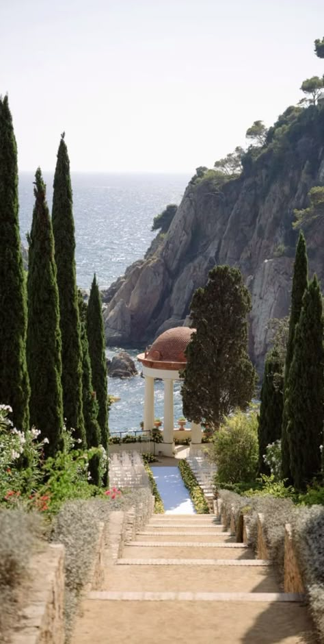 Beautiful Wedding Destinations, Wedding Venue Entrance Decor Walkways, Wedding Locations England, Sardinia Wedding, Wedding Venue Castle, Romantic Style Wedding, Wedding Scenery, Isle Wedding, Beautiful Places To Get Married