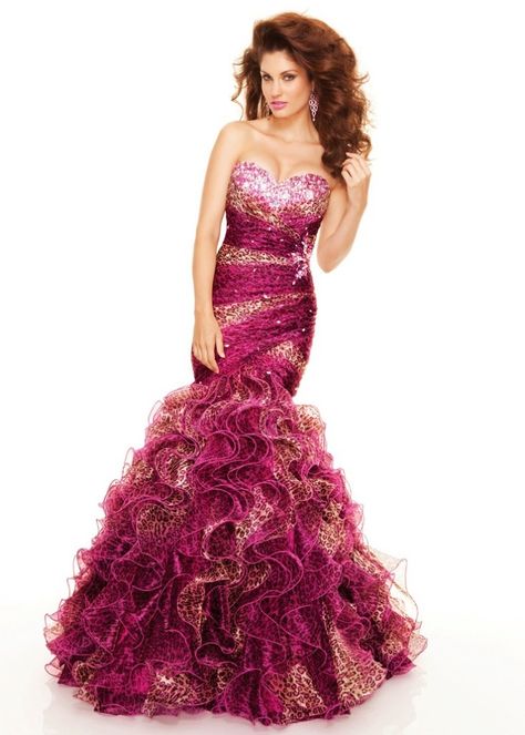 Ideas for Pink and Leopard Print Quinceanera Colors! Cheetah Prom Dress, Cheetah Print Prom Dress, Animal Print Prom Dresses, Beaded Flower Girl Dress, Mori Lee Prom Dresses, Prom Dress Pattern, Printed Prom Dresses, Pink Animal Print, Wedding Dress Cake