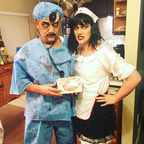 #halloweencostumes #couplecostume #doctor #nurse Scary Medical Halloween, Halloween Makeup Looks Nurse, Haunted Hospital Costume Ideas, Scary Nurse Costume Makeup, Scary Nurse Costume, Halloween Doctor, Nurse Halloween Costume, Horror Halloween Costumes, Doctor Costume