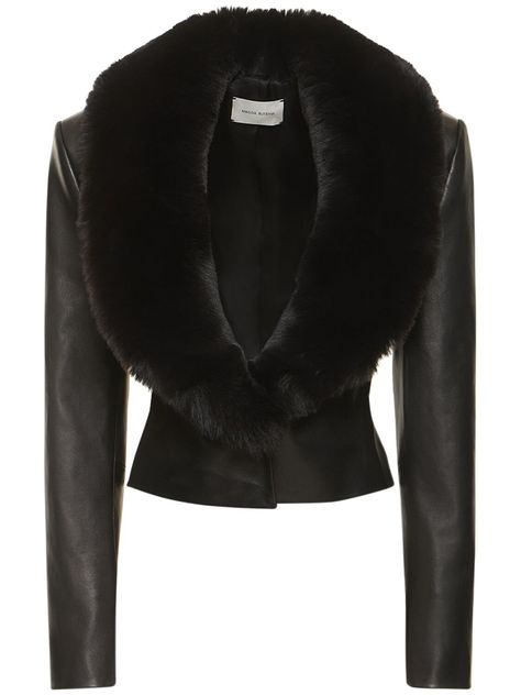 Detachable fur collar. Front button closure. Fitted waist. Model is wearing a size36 Fur Collar Jacket, Magda Butrym, Collar Jacket, Fur Collar, Fur Collars, Classy Outfits, Autumn Winter Fashion, Chic Outfits, Everyday Fashion