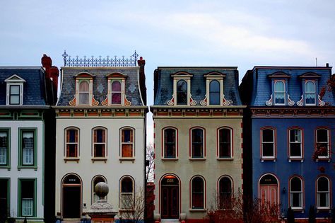 Lafayette Square - St. Louis--love this! Green Urbanism, Curve Architecture, Victorian Home Exterior, Urban Watercolor, Townhouse Apartments, Modern Classic Home, Square House, Victorian Exterior, Luxury Townhouse