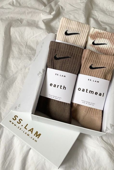 Aesthetic Socks, Brown Socks, Socks Aesthetic, Stile Hijab, Trendy Socks, Cute Nike Outfits, All Nike Shoes, Nike Socks, Coffee Cocktails