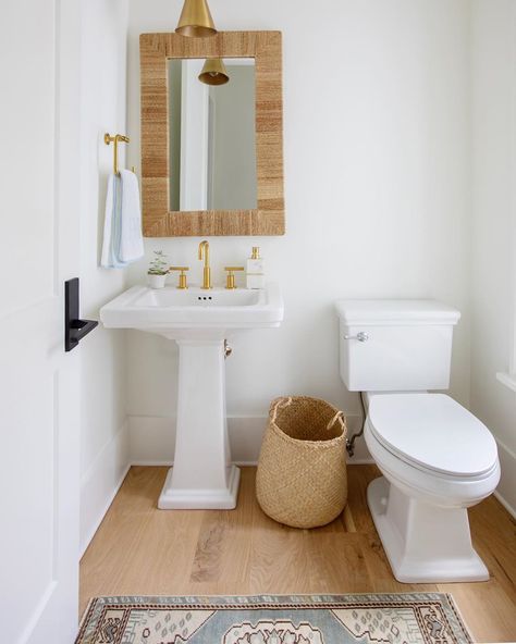 Simple & Perfect 👌🏼 I spy our Smith Rug~Avail on our Shop~in this pretty little powder bath 💙 Click the pic to purchase!… Pedestal Sink Half Bathroom, Half Bathroom With Pedestal Sink, Pedastle Sink, Pedastool Sink, Powder Room Ideas Pedestal Sink, Pedestal Sink Bathroom Ideas, Powder Room With Pedestal Sink, Grandma Bathroom, Pedestal Sink Powder Room