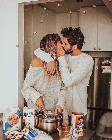 Wedding Fotos, Love Magazine, Couple Picture Poses, Foto Poses, Boyfriend Goals, Shooting Photo, Photo Couple, Cute Relationship Goals, Couples In Love