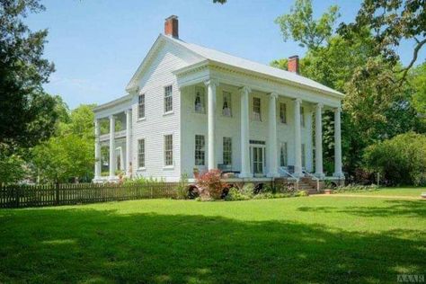 Edenton North Carolina  National Register of Historic Places--top 9 designated 1836 Ante Bellum Mansion. Edenton North Carolina, Water Sound, Antebellum South, Greek Revival Home, Antebellum Homes, Old Abandoned Houses, Old Houses For Sale, Unusual Homes, This Old House