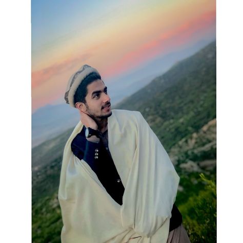 Charloo__05 / Zeerak 🖤🔥 Pathan Picture Photo, Pathan Picture Poses, Pathan Boys Dpz, Pathan Dp, Advocate Office, Miniatures Diy, Instagram Cartoon, Boy Pictures, Photo Pose For Man