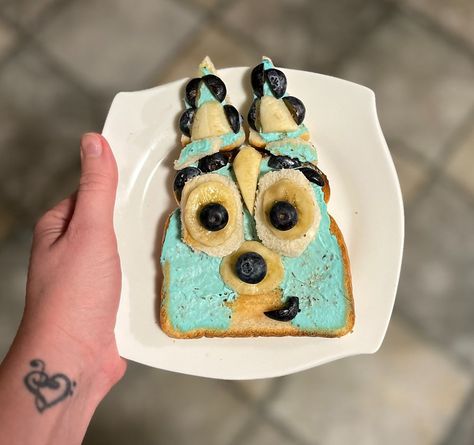 How to Make Bluey Toast! Bluey Inspired Meals, Bluey Toast For Kids, Bluey Charcuterie Board, Dinner Kids Can Make, Bluey Snacks, Daycare Meals, Preschool Cooking, Kid Meals, Blue Food Coloring