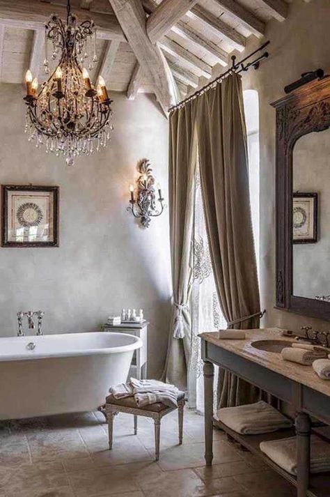 French Bathroom Decor, Country Bathroom Designs, Country Style Bathrooms, French Bathroom, French Country Bathroom, French Interior Design, Rustic Bedroom Decor, Country Bathroom, Shabby Chic Bathroom