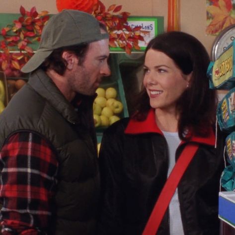 Lorelei Gilmore, Estilo Rory Gilmore, Luke And Lorelai, Gilmore Girls Luke, Luke Danes, Watch Gilmore Girls, Kaptan Jack Sparrow, Team Logan, Gilmore Girl