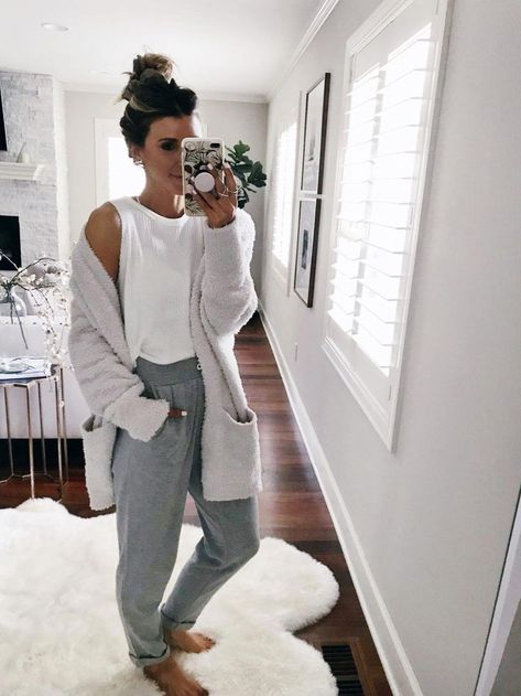 Today I'm rounding up some of my favorite purchases from the past week so you can shop your favorites from the Nordstrom Anniversary Sale public access! Lounge Outfits, Outfits Lazy, Loungewear Outfits, Lounge Outfit, Cute Lazy Outfits, Lazy Day Outfits, Lazy Outfits, Sweatshirt Outfit, Nordstrom Anniversary Sale