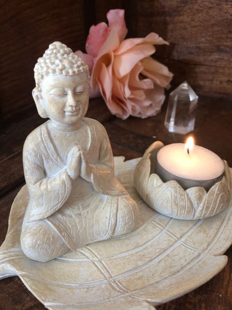 Pottery Buddha, Clay Buddha, Buddha Statue Decor, Clay Crafts For Kids, Zen Garden Design, Pop Up Art, Beautiful Art Paintings, Spa Decor, Art Plaque