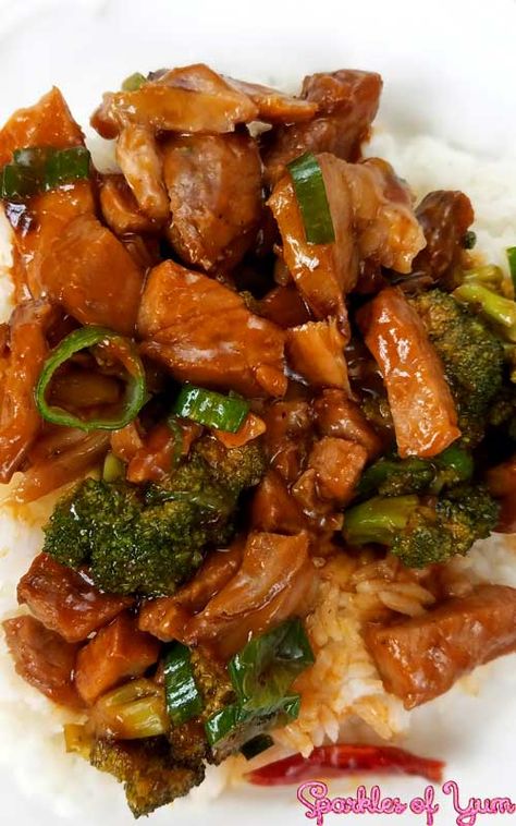 Roast Pork and Garlic Sauce is one of those weeknight dinners that's quick, easy, and can use up leftover pork roast which is very budget friendly as well. #asianrecipe #porkrecipe #easyrecipe Leftover Pork Loin Recipes, Leftover Pork Recipes, Leftover Pork Tenderloin, Leftover Pork Roast, Garlic Sauce Recipe, Leftover Pork, Pork Roast Recipes, Pork Loin Recipes, Broccoli Stir Fry